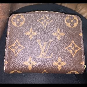 Small Louis Vuitton wallet